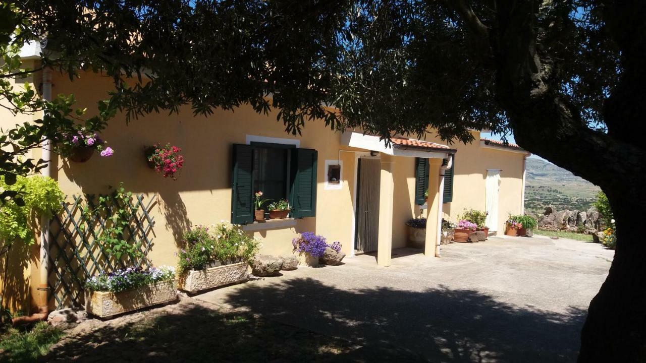 Agriturismo Sa E Padedda Mores Екстер'єр фото